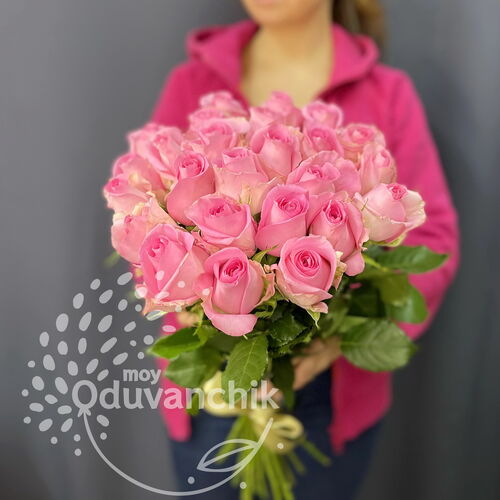 Букет 25 розовых роз 50 см