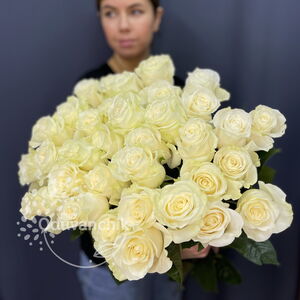 Букет 35 белых роз Эквадор 70 см